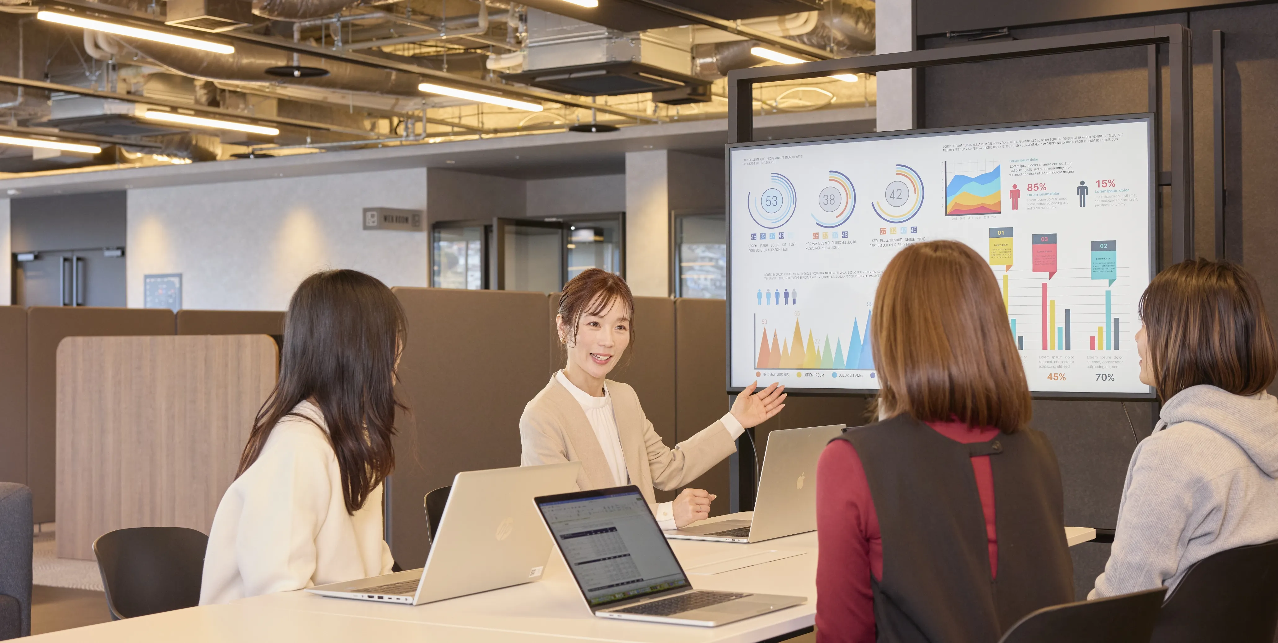 WORK@でアイデアを共有する人々